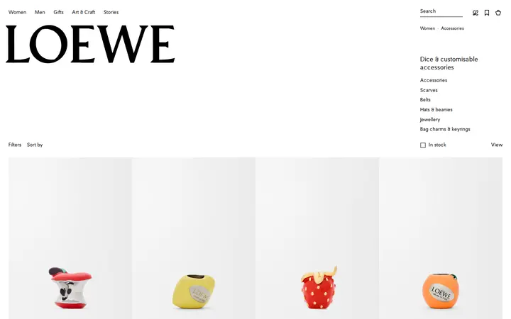 /int/en/women/accessories/customisable-accessories — LOEWE Ala Moana